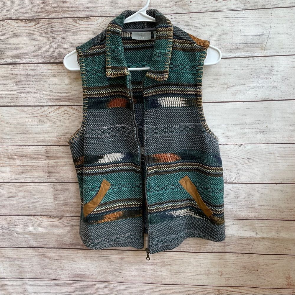VINTAGE IVY TRIBAL PRINT VEST‎